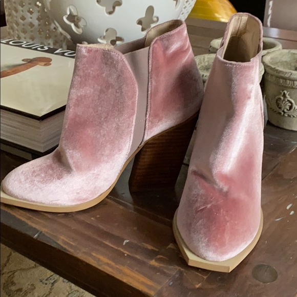 Dee Keller Lexie Boot - Picture 3 of 4